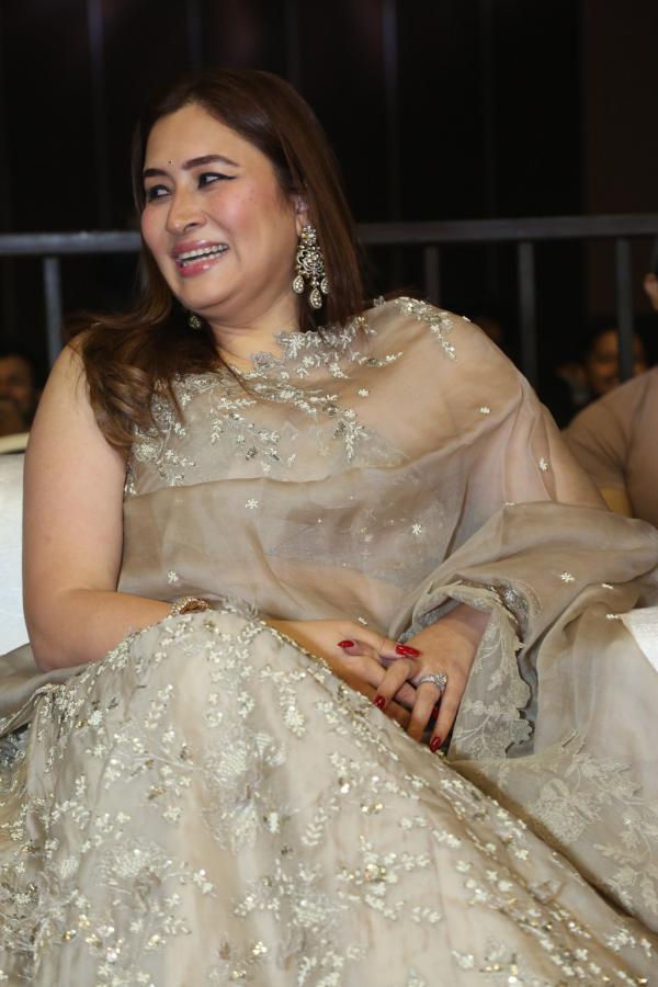jwala-gutta-stills-6.jpg
