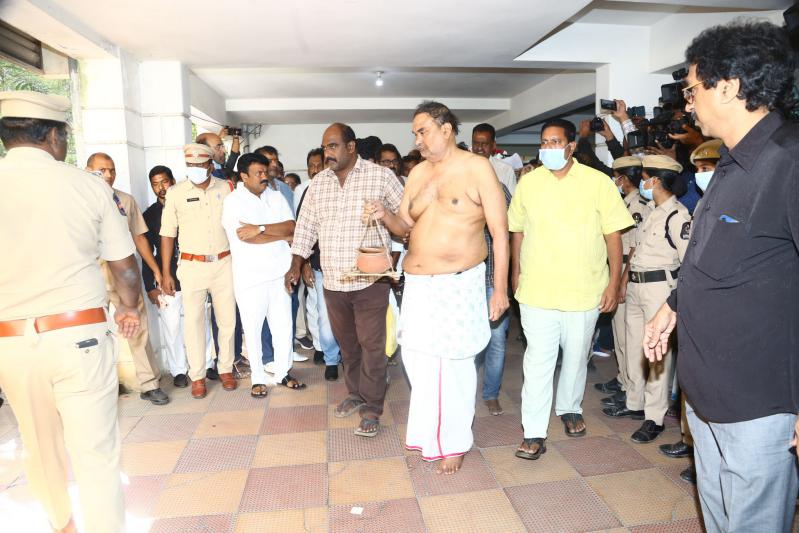 kaikala-satyanarayana-last-rites-16.jpg