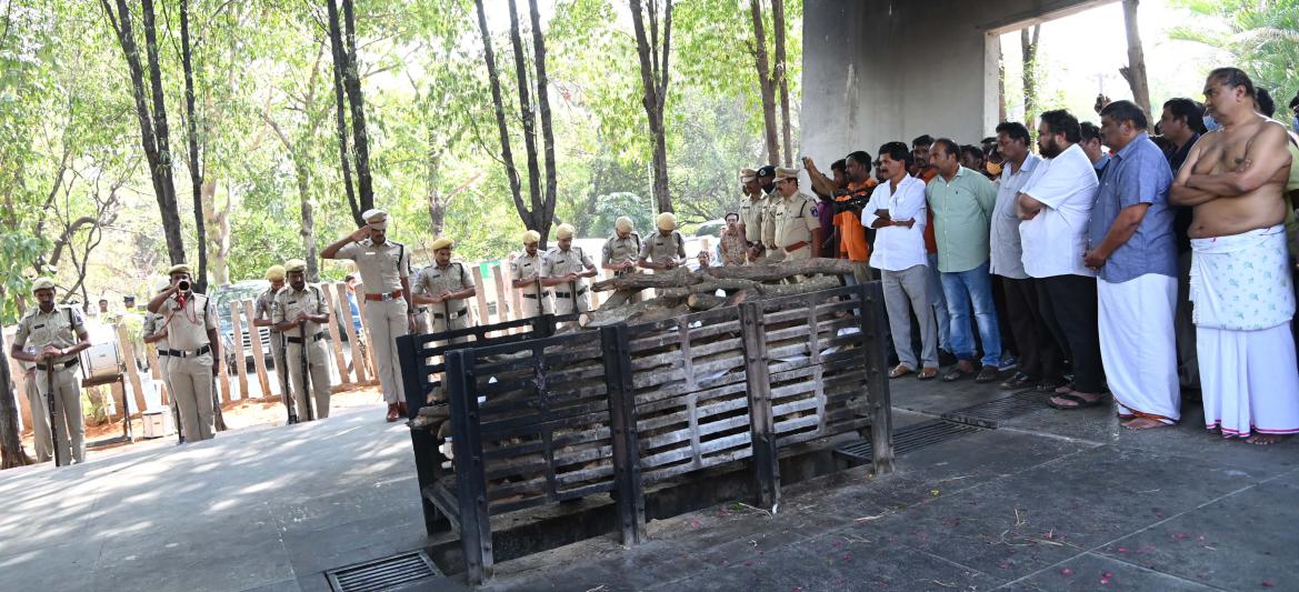 kaikala-satyanarayana-last-rites-2.jpg