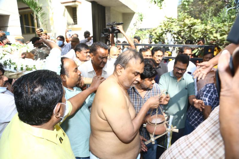 kaikala-satyanarayana-last-rites-21.jpg