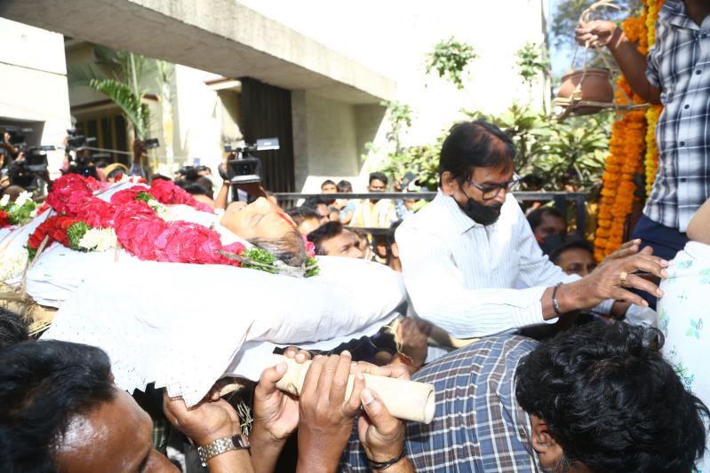 kaikala-satyanarayana-last-rites-22.jpg