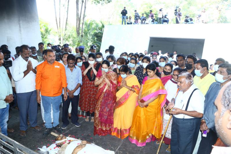 kaikala-satyanarayana-last-rites-33.jpg