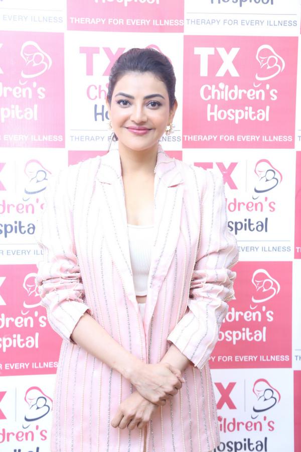 kajal-agarwal-at-tx-hospital-launch-7.jpg