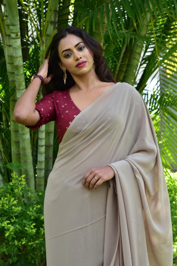 kamakshi-bhaskarla-stills-13.jpg