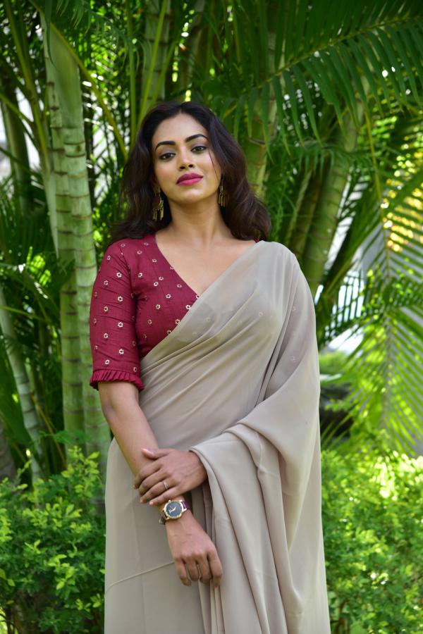 kamakshi-bhaskarla-stills-14.jpg