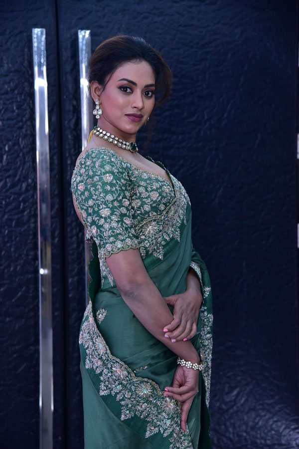 kamakshi-bhaskarla-stills-2-10.jpg