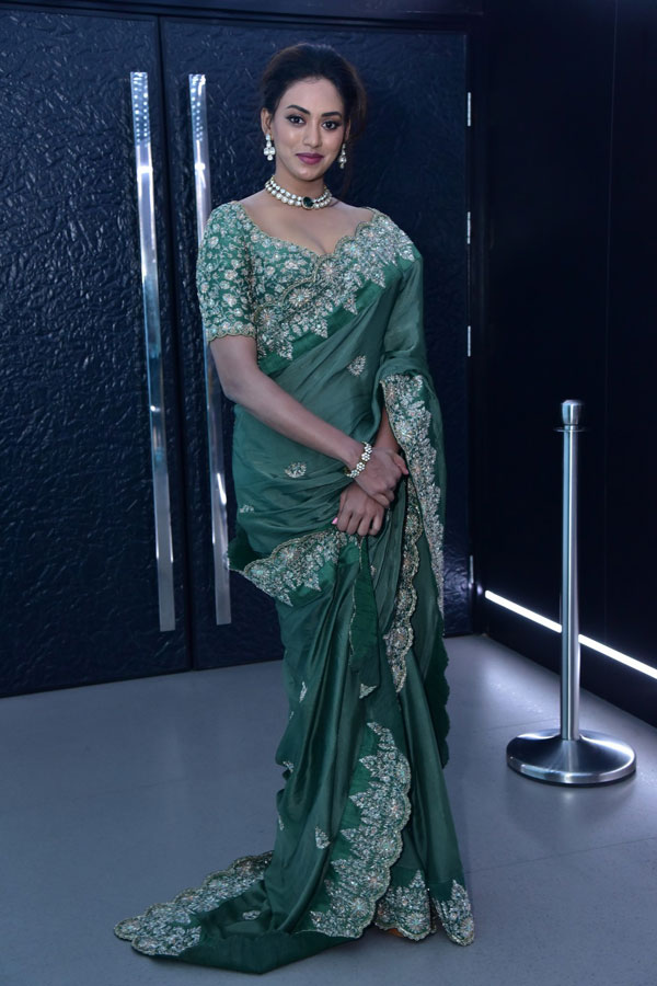 kamakshi-bhaskarla-stills-2-18.jpg