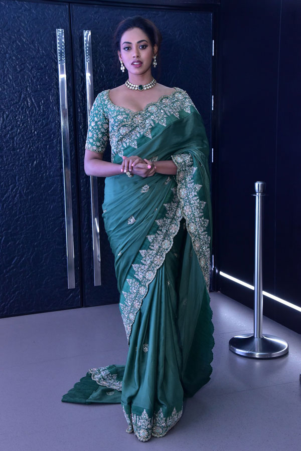 kamakshi-bhaskarla-stills-2-19.jpg