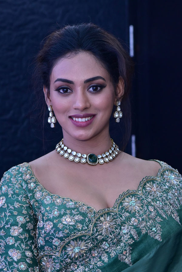 kamakshi-bhaskarla-stills-2-3.jpg