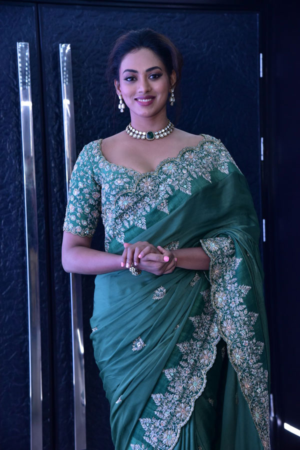 kamakshi-bhaskarla-stills-2-8.jpg