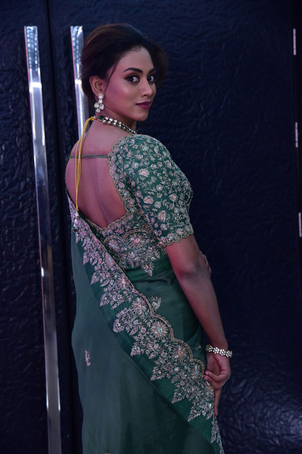 kamakshi-bhaskarla-stills-2-9.jpg