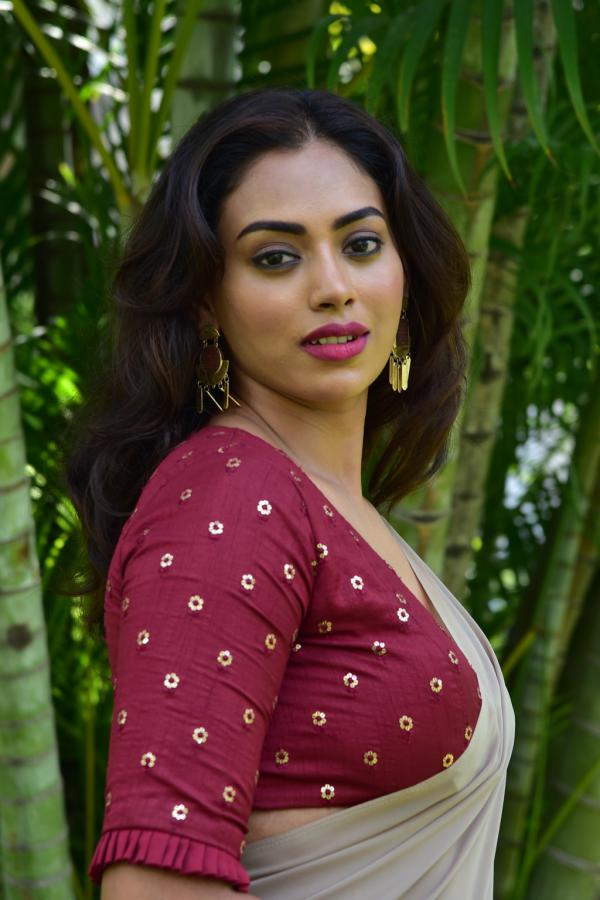 kamakshi-bhaskarla-stills-2.jpg