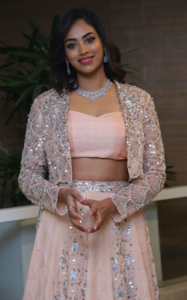 kamakshi-bhaskarla-stills-4-2.jpg
