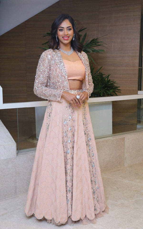 kamakshi-bhaskarla-stills-4-5.jpg
