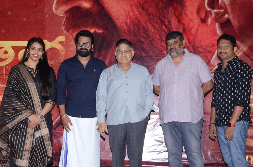 kantara-movie-team-press-meet-1.jpg