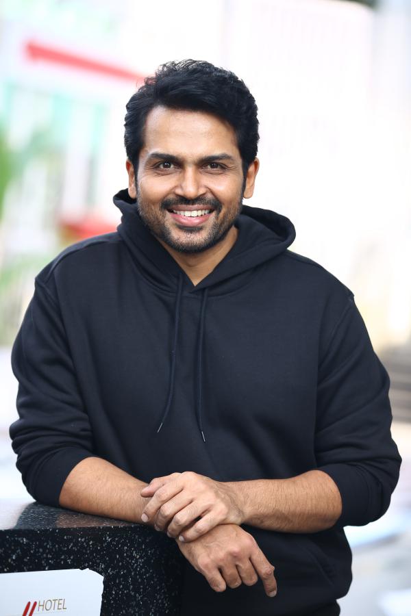 karthi-stills-3.jpg