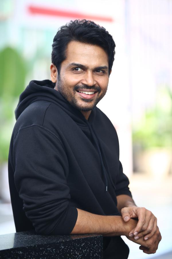 karthi-stills-5.jpg