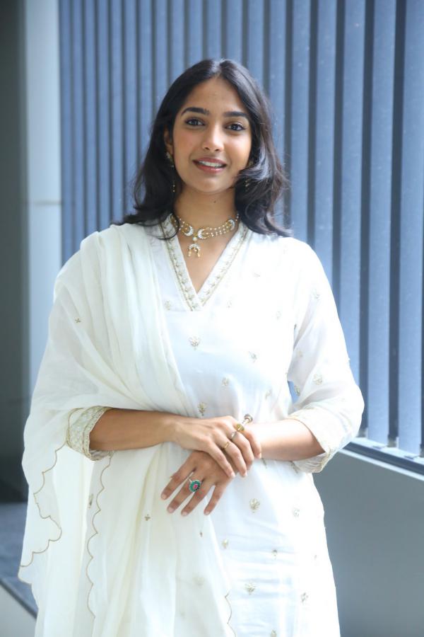 karthika-muraleedharan-stills-10.jpg