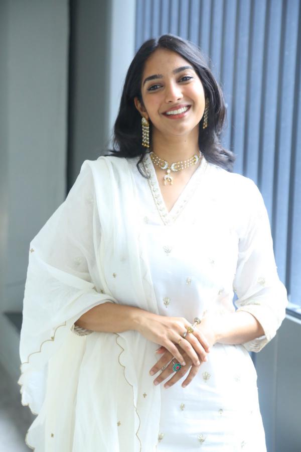 karthika-muraleedharan-stills-12.jpg