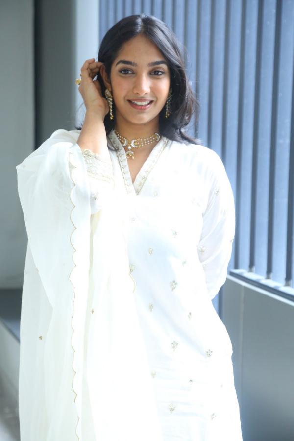 karthika-muraleedharan-stills-13.jpg