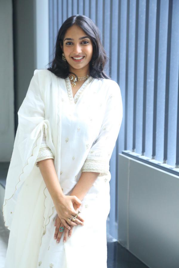 karthika-muraleedharan-stills-17.jpg