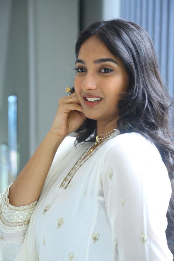karthika-muraleedharan-stills-2.jpg