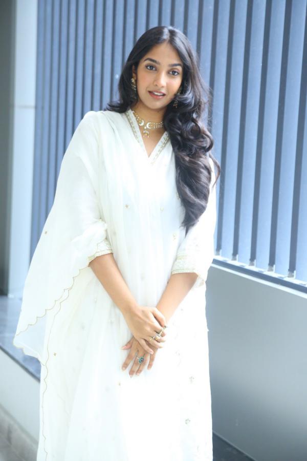 karthika-muraleedharan-stills-4.jpg