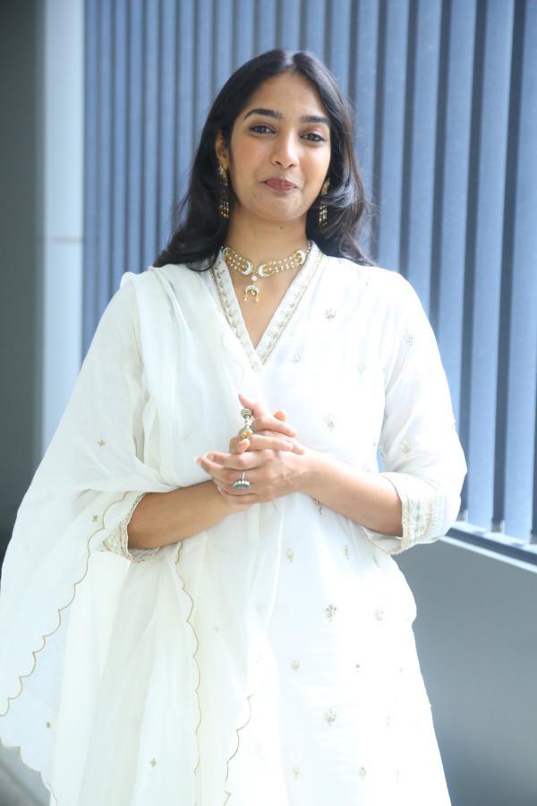 karthika-muraleedharan-stills-7.jpg