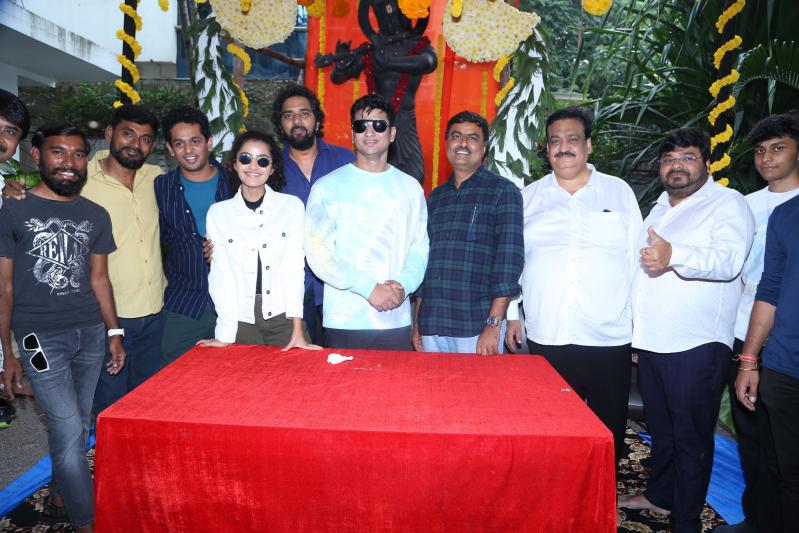 karthikeya-2-movie-success-meet-9.jpg