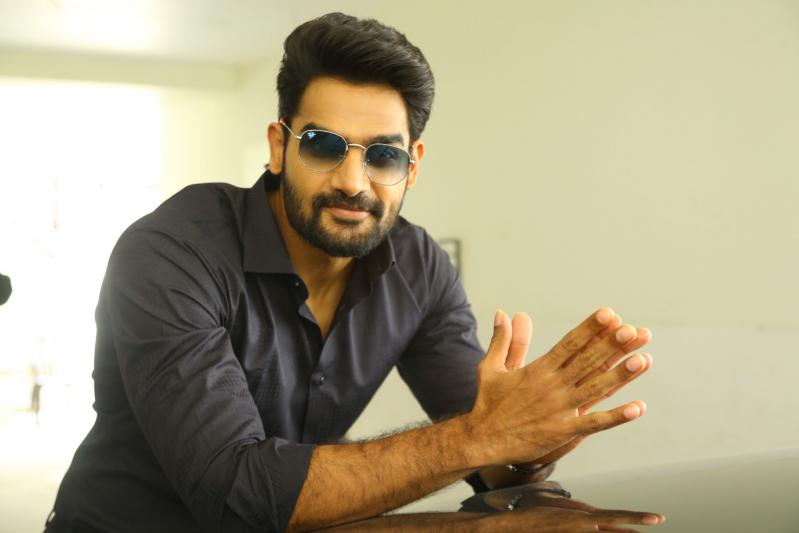 karthikeya-stills-2-3.jpg
