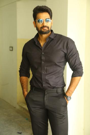 karthikeya-stills-2-8.jpg