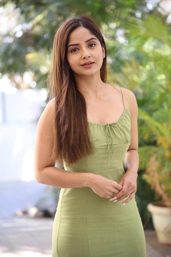 kashmira-stills-10.jpg