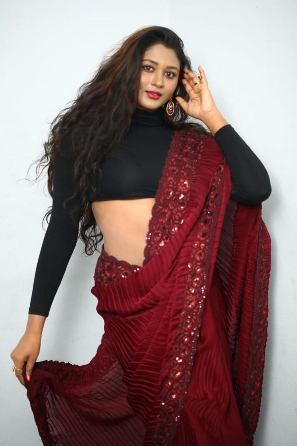 katalyn-gowda-stills-10.jpg