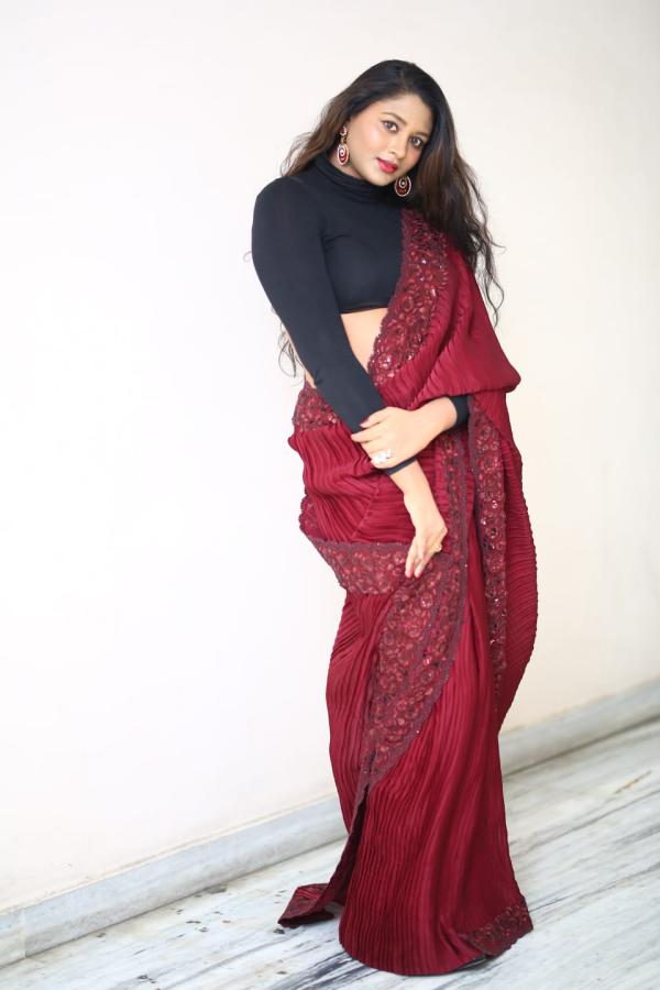 katalyn-gowda-stills-5.jpg