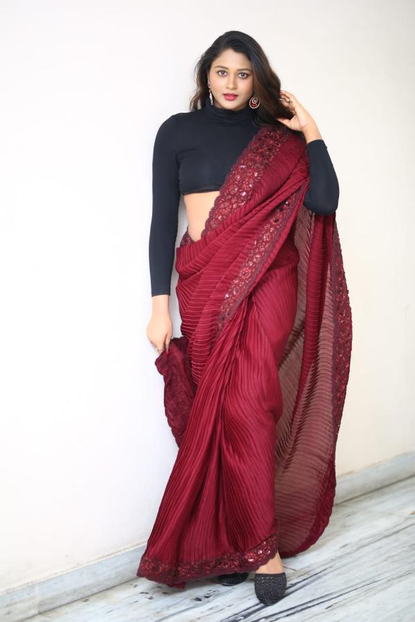 katalyn-gowda-stills-6.jpg