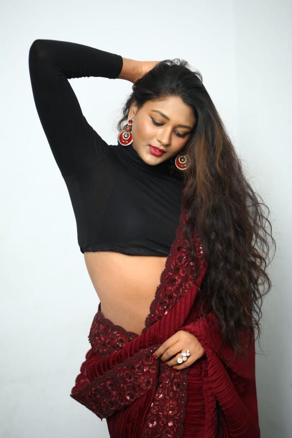 katalyn-gowda-stills-7.jpg