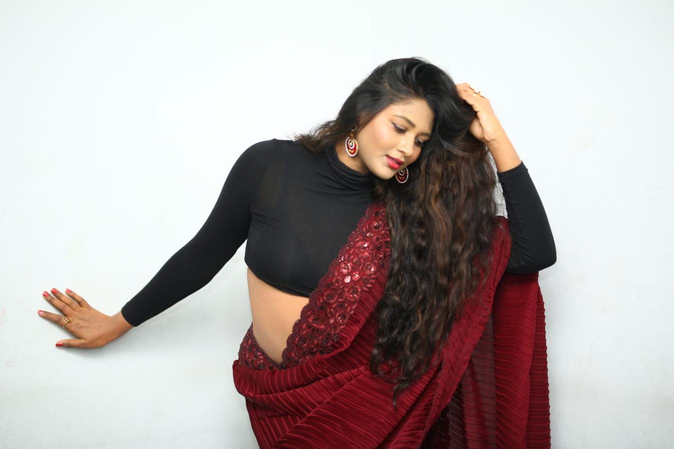katalyn-gowda-stills-8.jpg