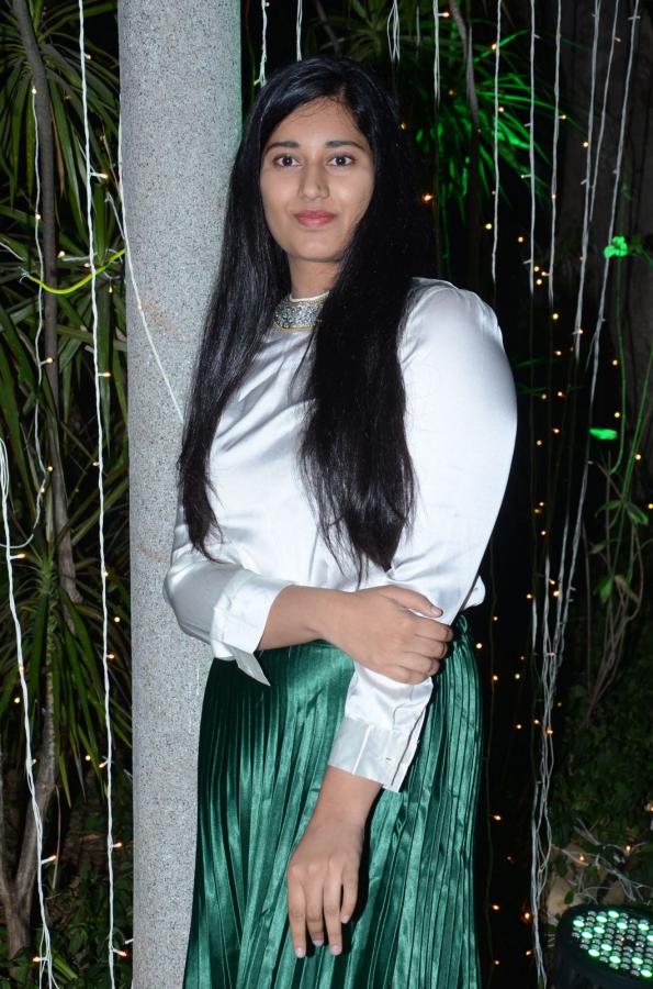 kavya-kalyanram-stills-11.jpg
