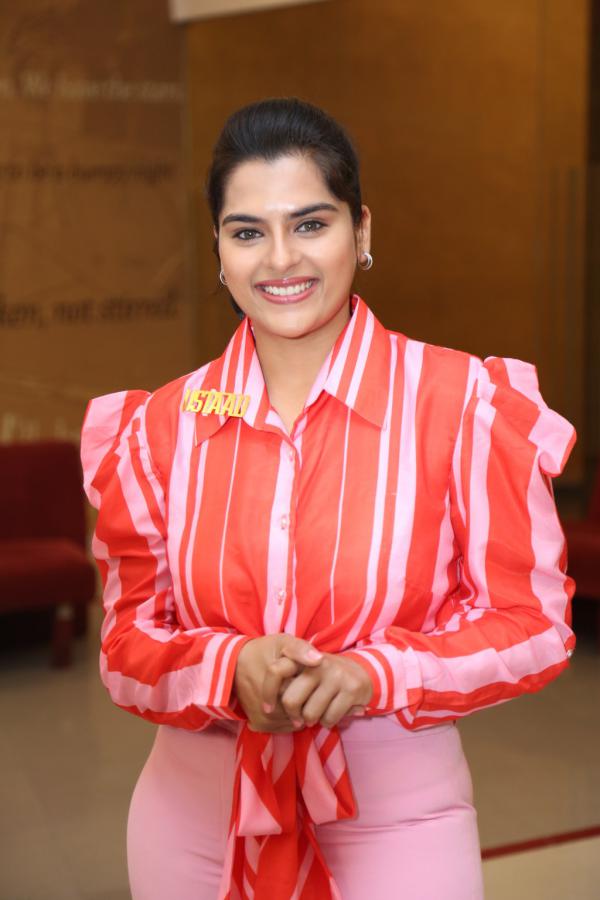 kavya-kalyanram-stills-2-2.jpg