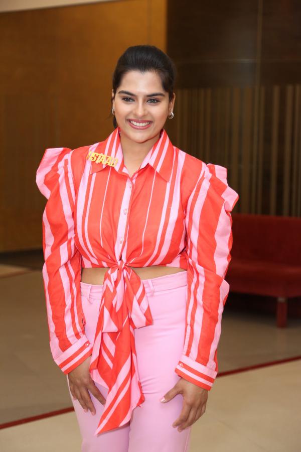 kavya-kalyanram-stills-2-3.jpg