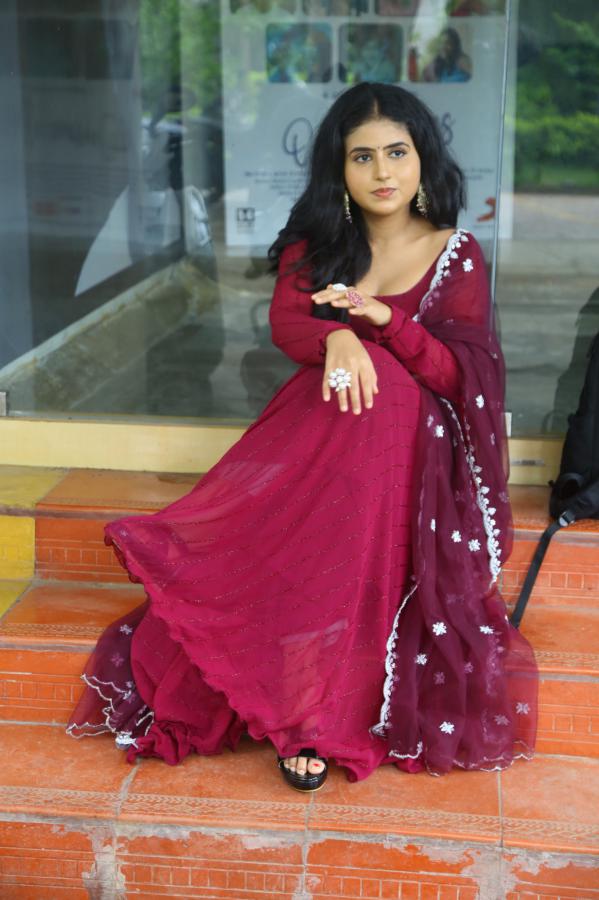 kavya-ramesh-stills-2.jpg