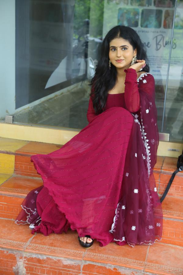 kavya-ramesh-stills-4.jpg