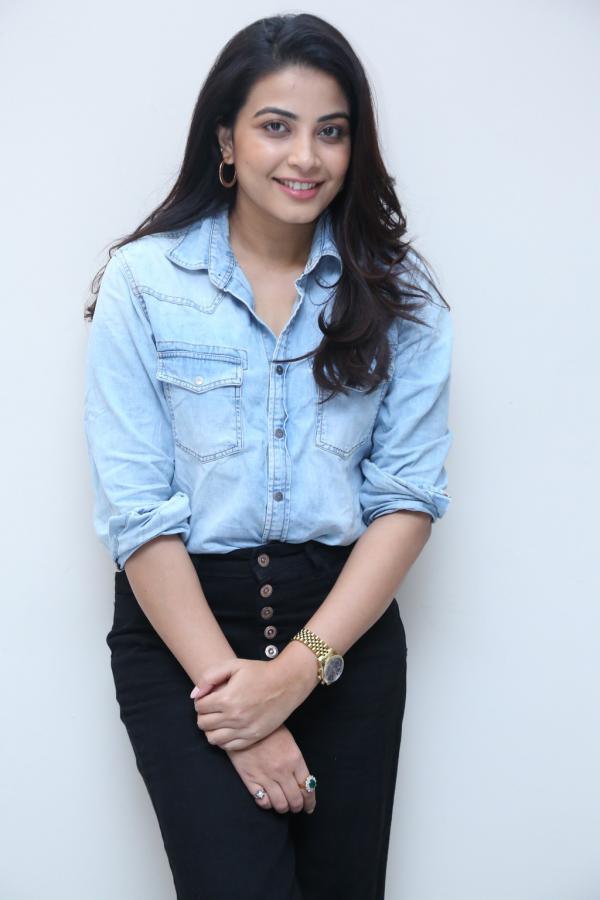 kavya-shetty-new-stills-11.jpg