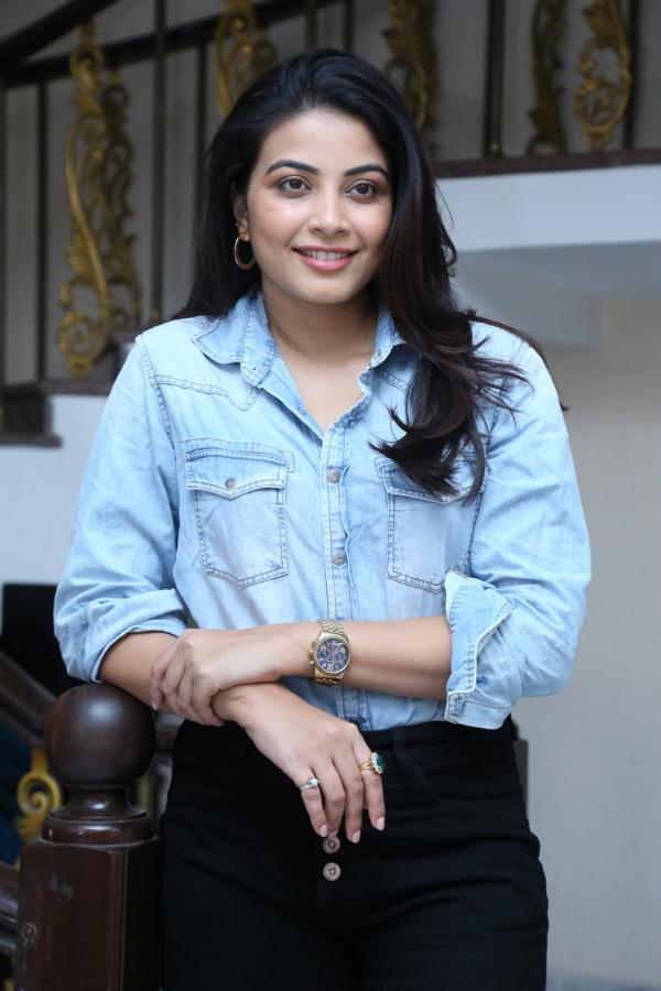 kavya-shetty-new-stills-19.jpg