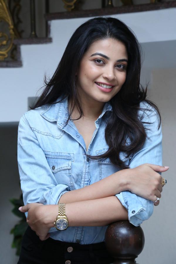 kavya-shetty-new-stills-7.jpg