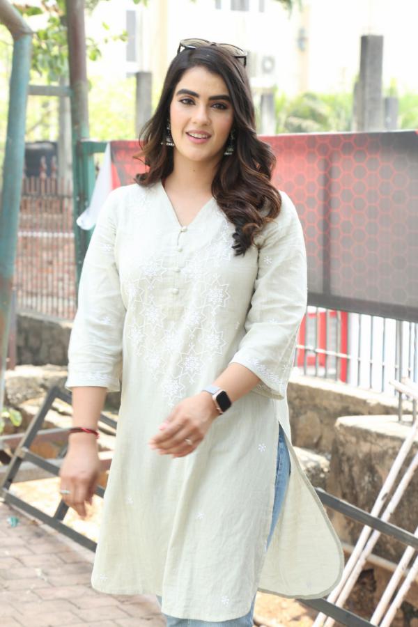 kavya-tappar-stills-2-7.jpg