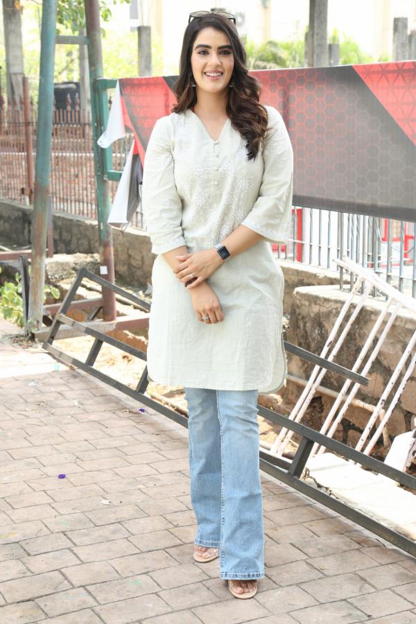 kavya-tappar-stills-2-9.jpg