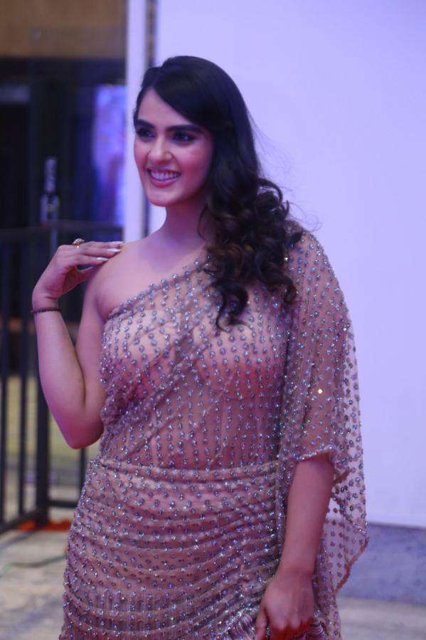 kavya-thapar-stills-11.jpg