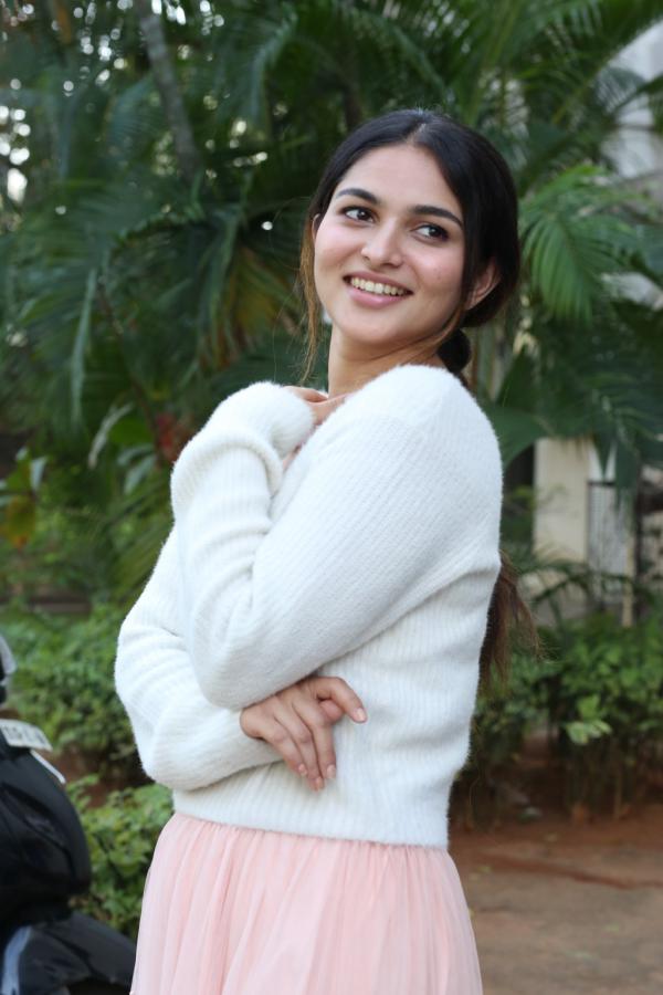 kayadu-lohar-stills-13.jpg