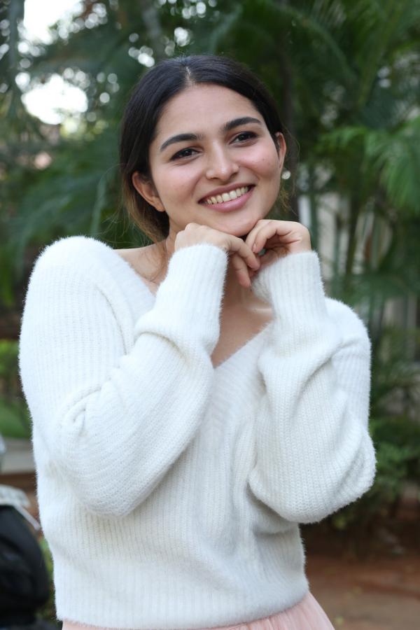 kayadu-lohar-stills-6.jpg
